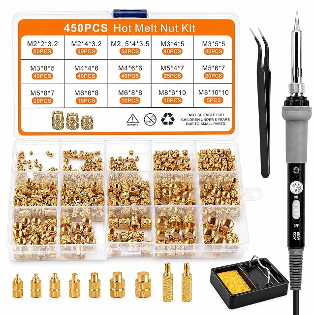 Caja de insertos de latón rotulada 450PCS Hot Melt Nut Kit con tabla de tamaños, siete puntas de latón, dos adaptadores, pinzas, un soldador de 60 W y un soporte con esponja